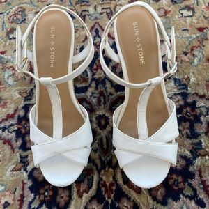 Sun + Stone summery heels size 8 1/2 white and tan color